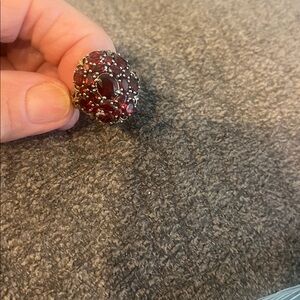 Women’s vintage Elegant Red Gemstone Ring approx 8-9 size beautiful jewelry